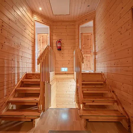 Hiihtogreeni A Ski-in Ski-out By Aavalevi *